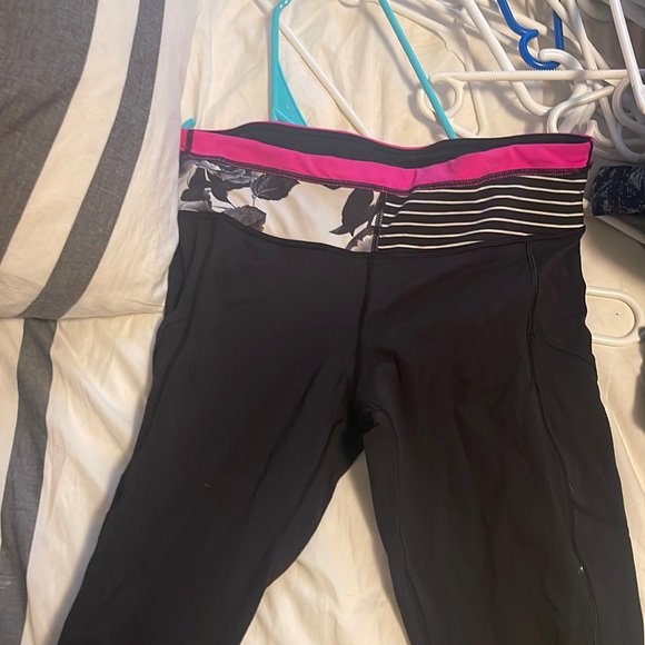 Size 8 lululemon leggings - Picture 1 of 3